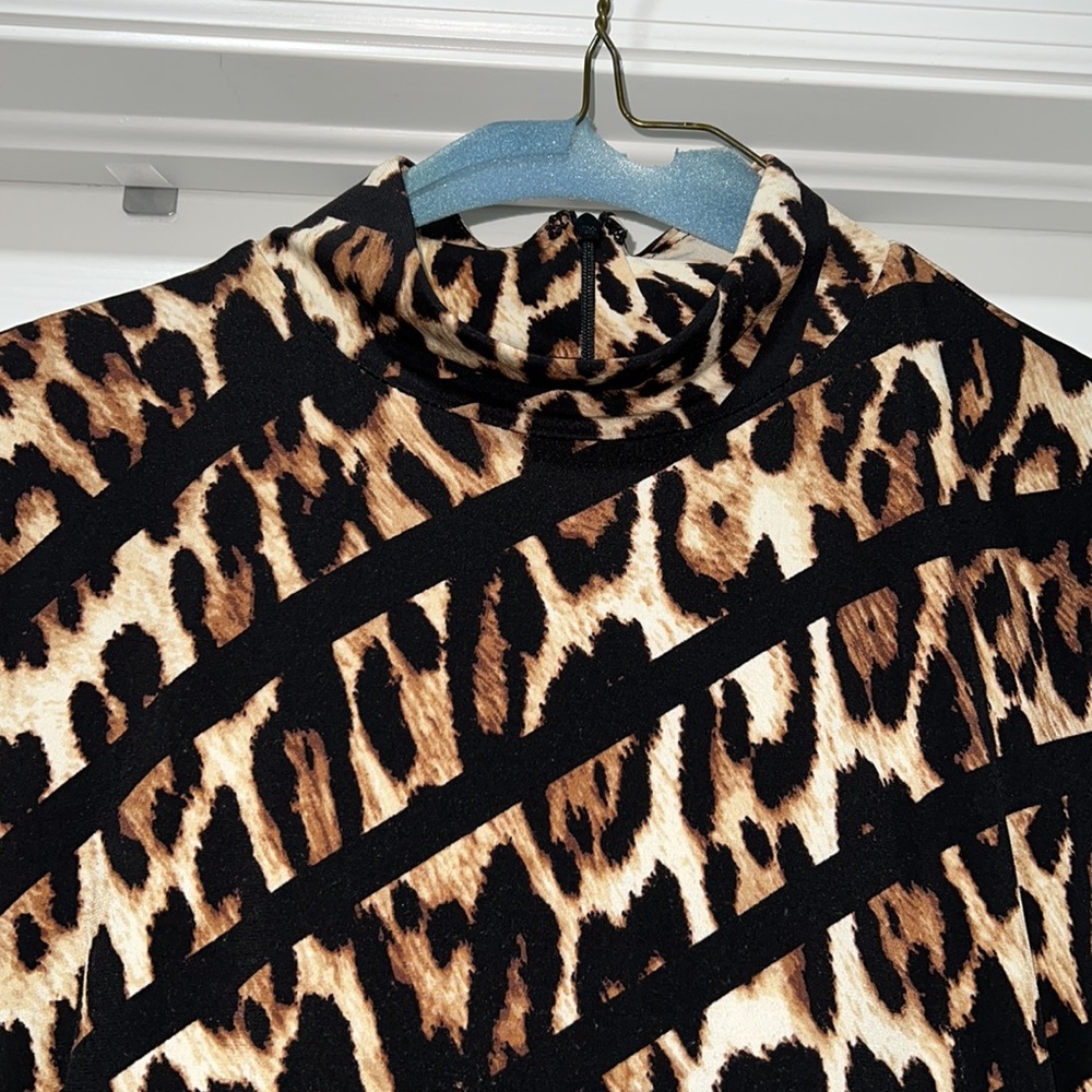 Cache Leopard Dress - Picture 3 of 5